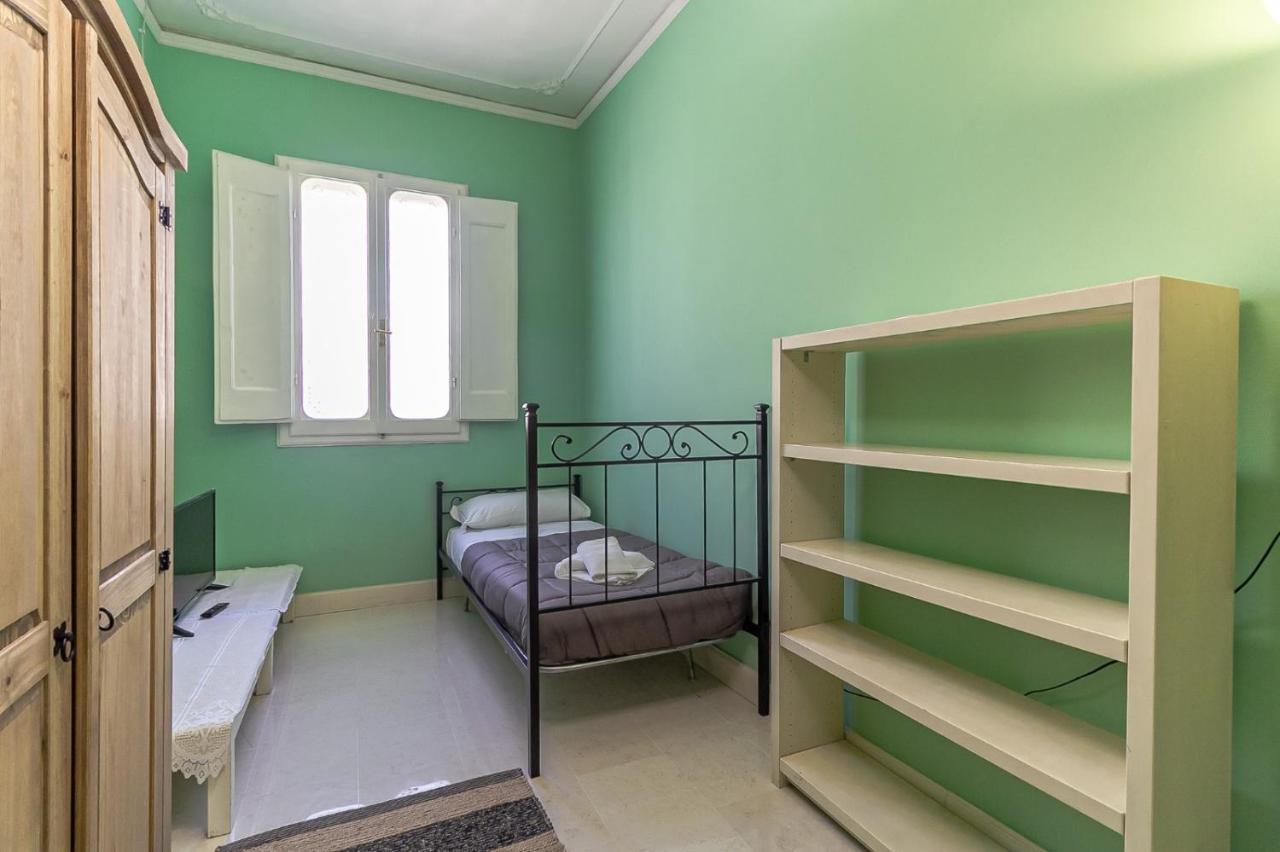 Spacious Three Bedroom On The Arno Appartamento *